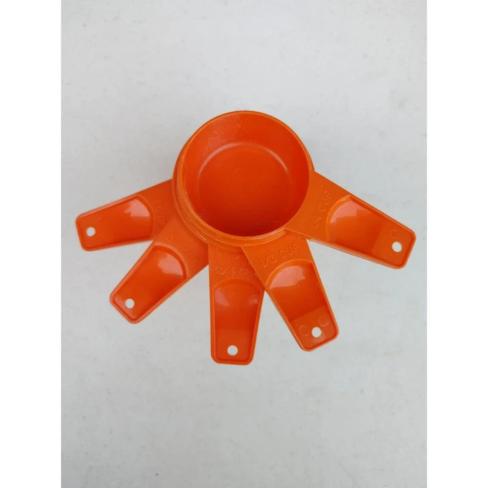 Genuine Tupperware Measuring Set of 5 Scoops in Bright Orange